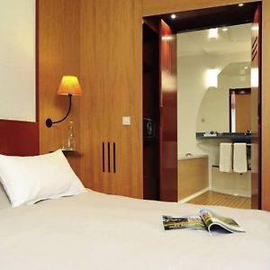 Standard Queen Suite